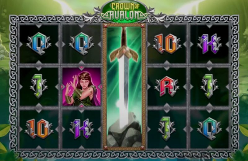 Играть Crown of Avalon от Iron Dog Studios в казино 1Win